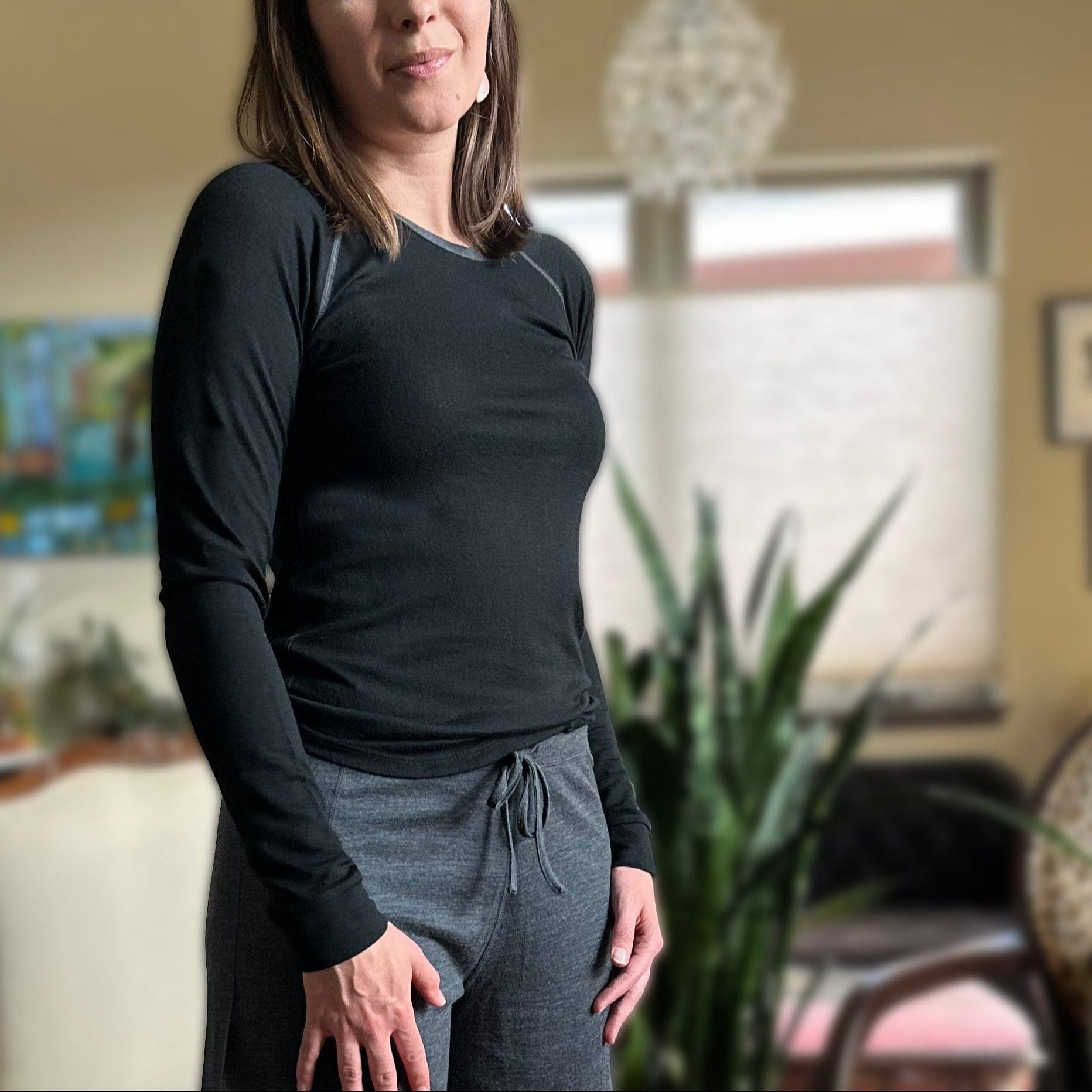 Chill Angel Tops Black/Grey / S Aurora Merino Raglan Crew